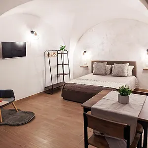 RAVI Suite, Romantico appartamento rifinito con vasca a vista Appartamento Bari